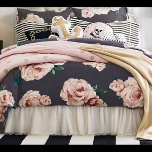 Pottery barn teen the Bed of Roses duvet cover